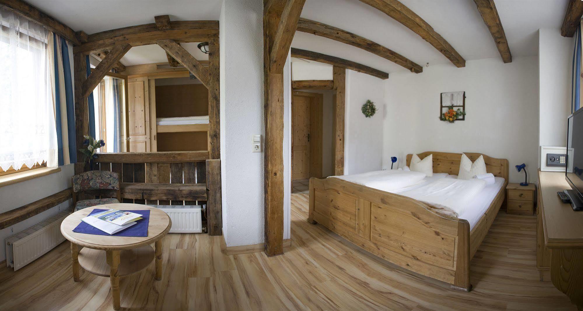 Hotel Hohe Tauern Матрей ин Остирол Екстериор снимка