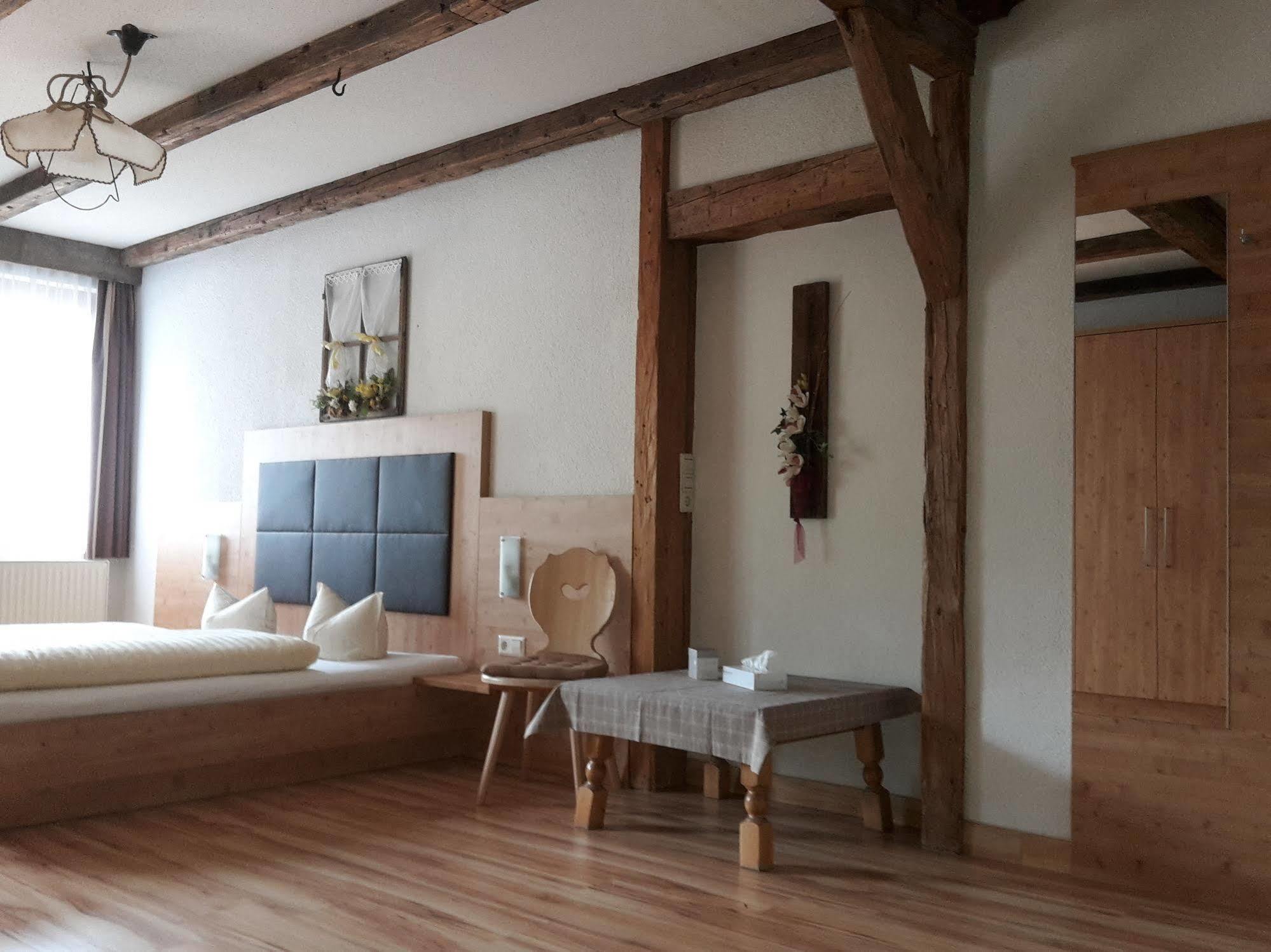 Hotel Hohe Tauern Матрей ин Остирол Екстериор снимка