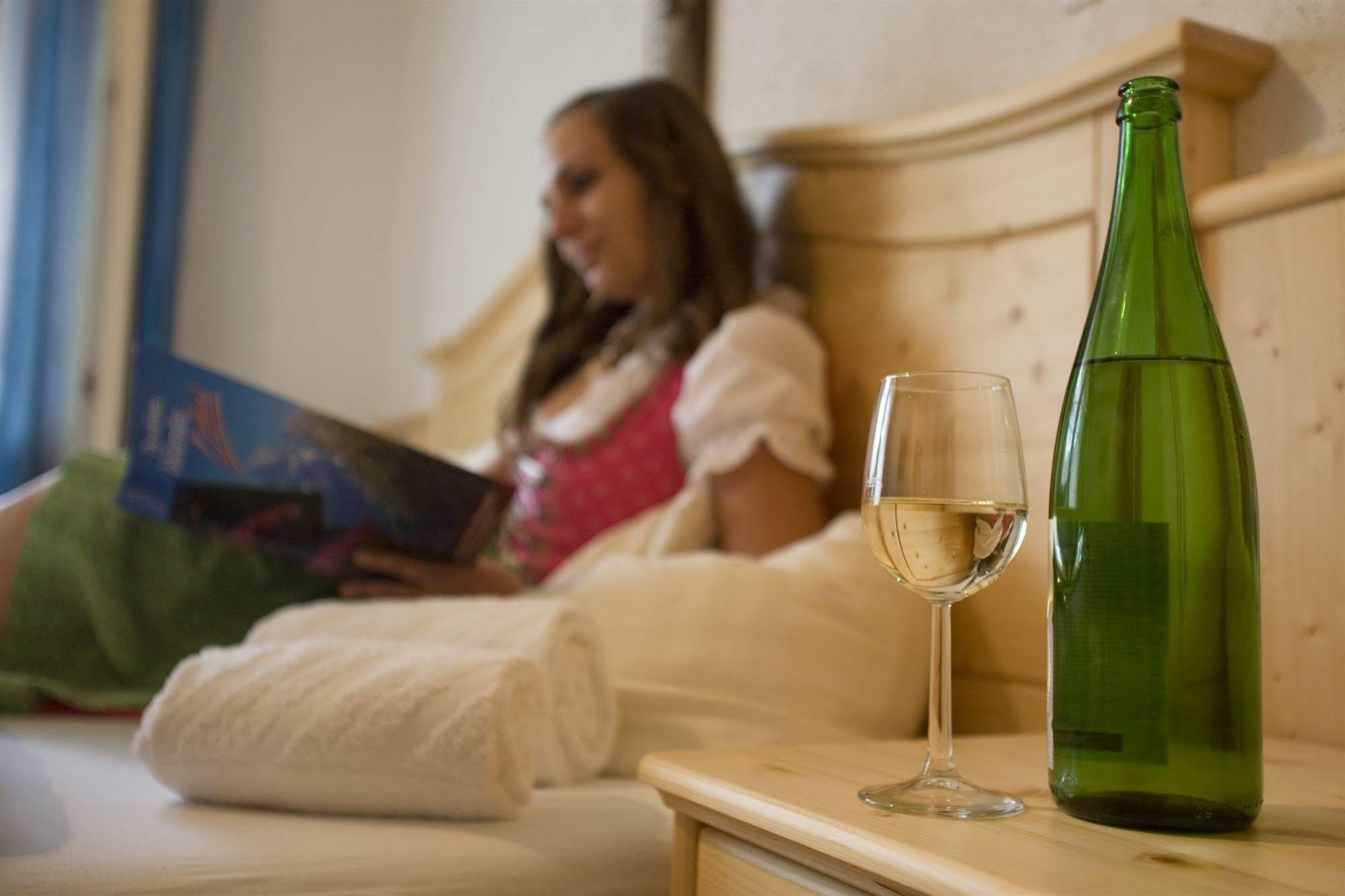 Hotel Hohe Tauern Матрей ин Остирол Екстериор снимка