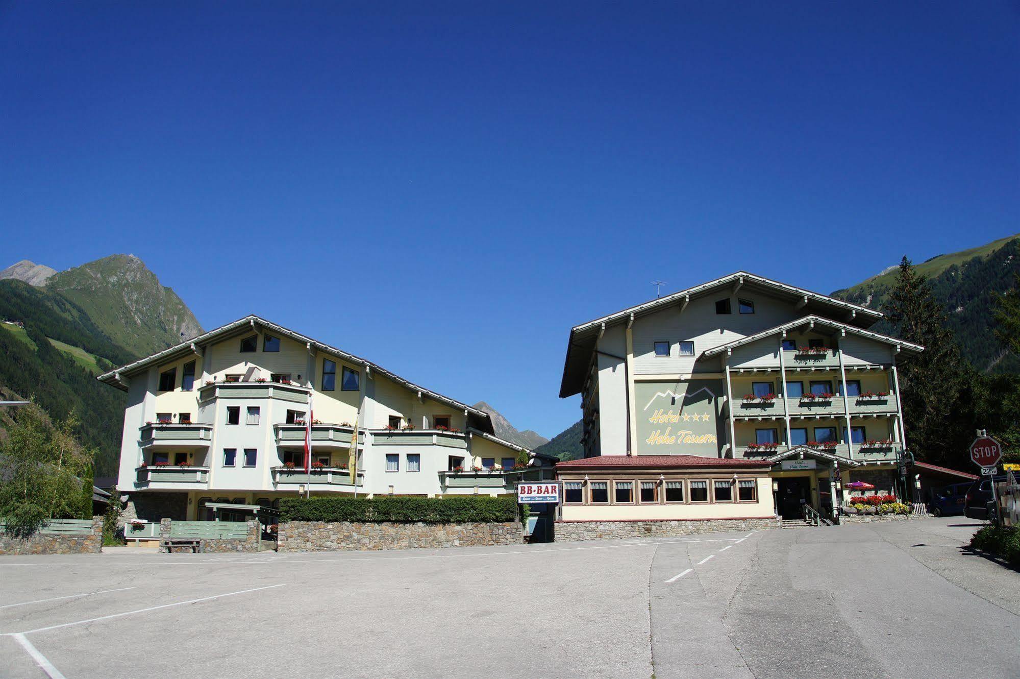 Hotel Hohe Tauern Матрей ин Остирол Екстериор снимка